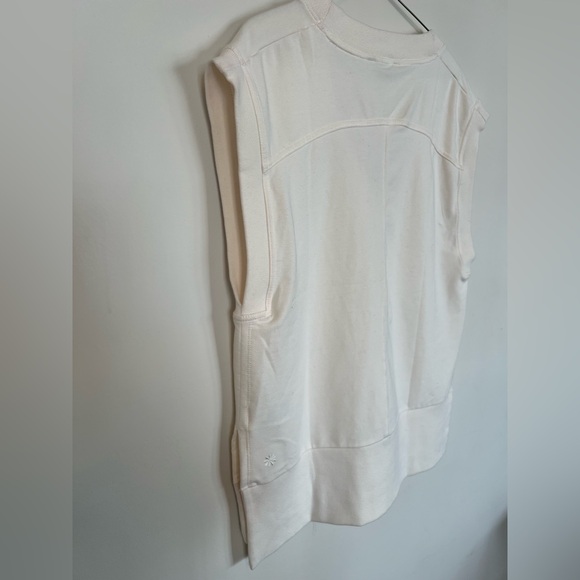 Athleta Off-White V-Neck Tee New (No Tag)✨ - Picture 5 of 9